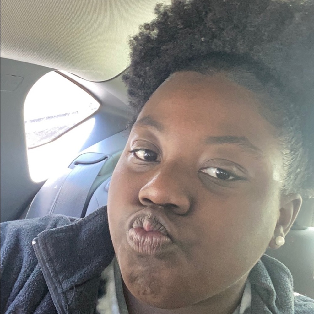 Meet your Posher, Jasmine